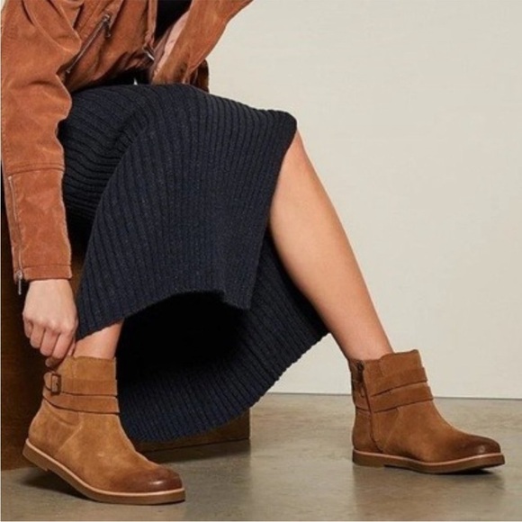 NWT UGG Josefene Ankle Boots Distressed Suede Strap Short Booties Chestnut Tan - Picture 2 of 10